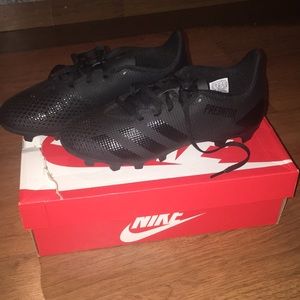 Nike mens 7 1/2 cleats